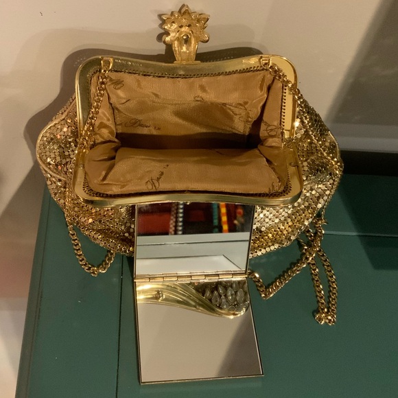 Whiting and Davis Gold Mesh evening bag with Mirror Compact Vintage Unique - Picture 6 of 7